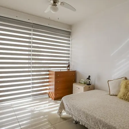 Lovely Bedroom In Shared Apartment Oroklini Exterior photo